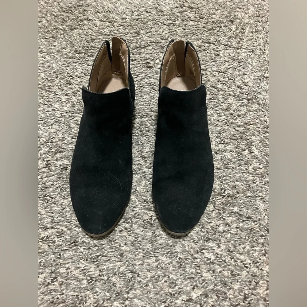 Kenneth Cole Reaction black faux suede, low heel ankle booties.  Size 7.5